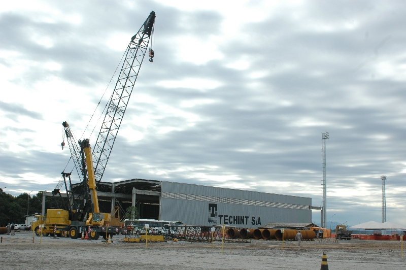 Canteiro de obras da Techint. Empresa teve de parar a construção de duas plataformas da OSX e conta agora com apenas uma encomenda, da Petrobras, para operar em Pontal do Paraná | Oswaldo Eustáquio/ Gazeta do Povo