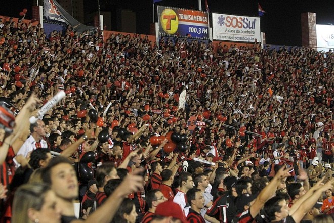 Vila Capanema ficou completamente lotada para a decisão da Copa do Brasil |