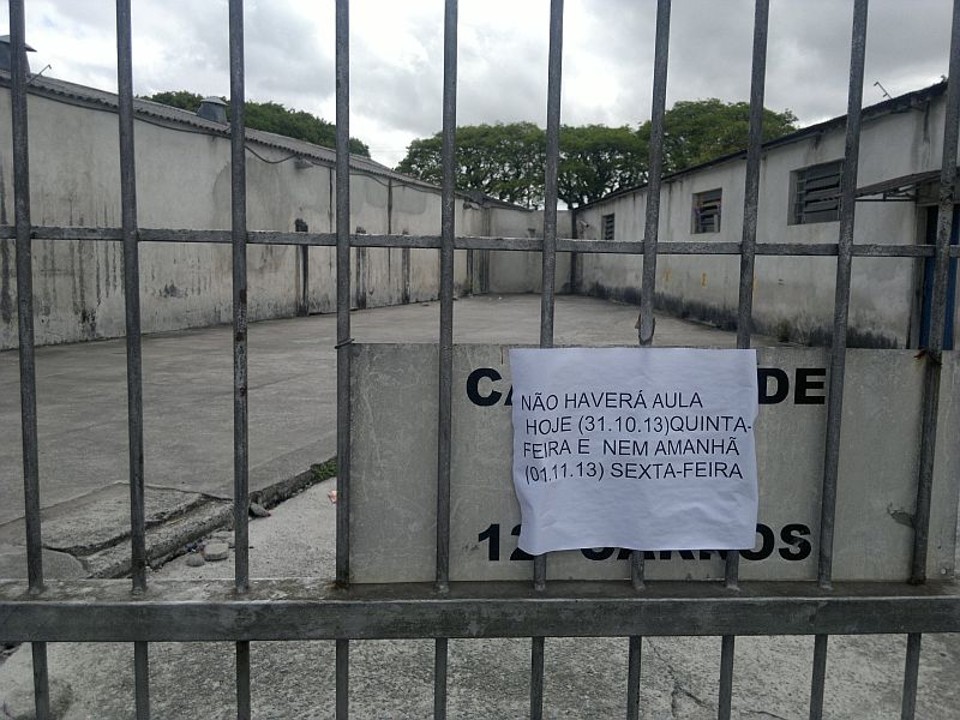 Por precaução diante das ocorrências violentas na Vila Torres, escolas da região dispensaram os alunos | Rafael Neves/Gazeta do Povo
