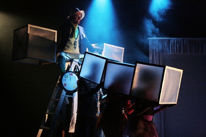 Sobrevoar apresenta a inventividade de Santos Dumont |