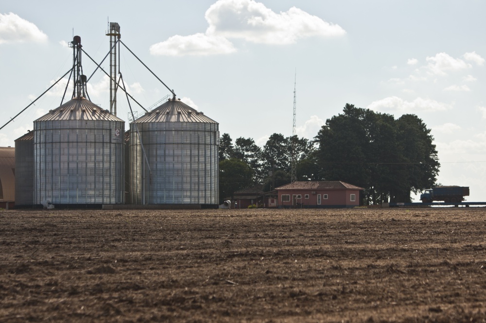 Armazéns com capacidade de até 7,5 mil toneladas poderão ser construídos sem exigência de licenciamento ambiental estadual | Marcelo Andrade / Gazeta Do Povo