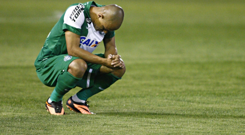 Julio César lamenta mais uma derrota do Alviverde: ZR volta a preocupar | Felipe Rosa/Tribuna do Paraná