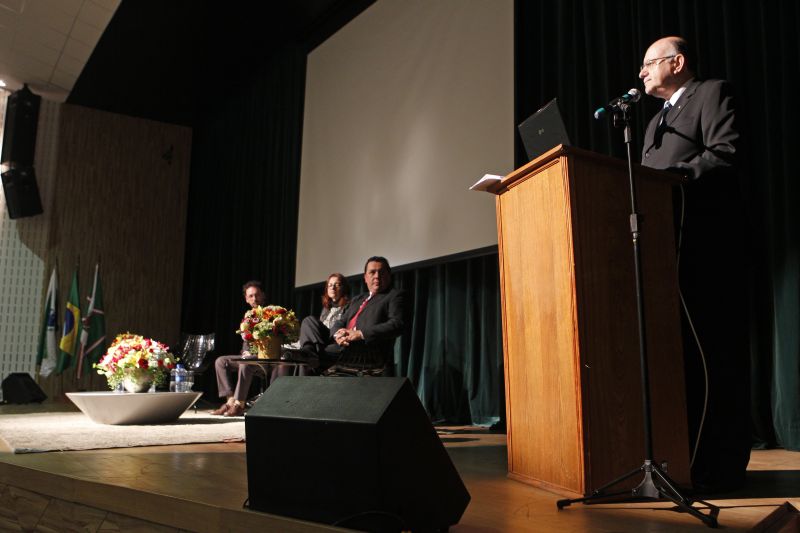 Convidados falaram sobre influência dos protestos na política | Antônio More/ Gazeta do Povo