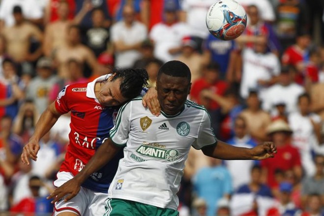 Partida teve marcação forte e excesso de faltas |