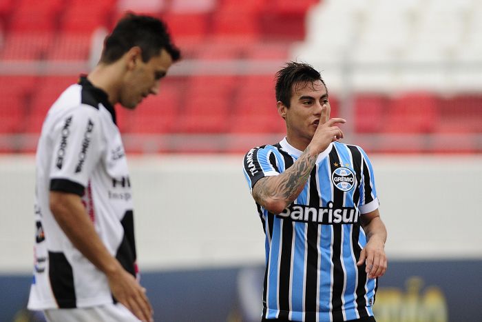 Vargas foi o autor do gol do Grêmio no empate em 1 a 1 com a Ponte Preta | Rodrigo Villalba/ Folhapress