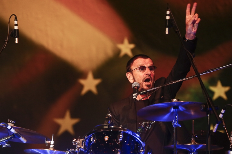 Ringo foi simpático e elogiou as reações da plateia e o teatro | Marcelo Andrade/Gazeta do Povo