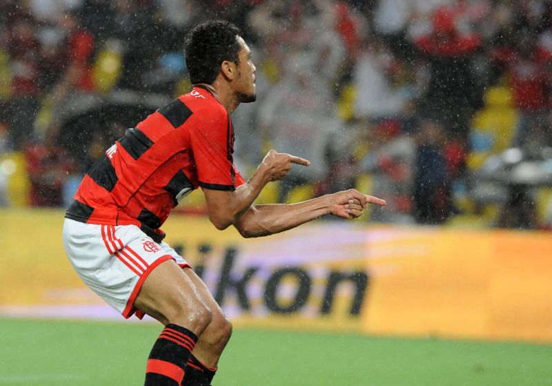 Hernane, 14 gols no novo Maracanã e susto por causa de dores no ombro contra o Corinthians. | Alexandre Vidal/ Fla Imagem