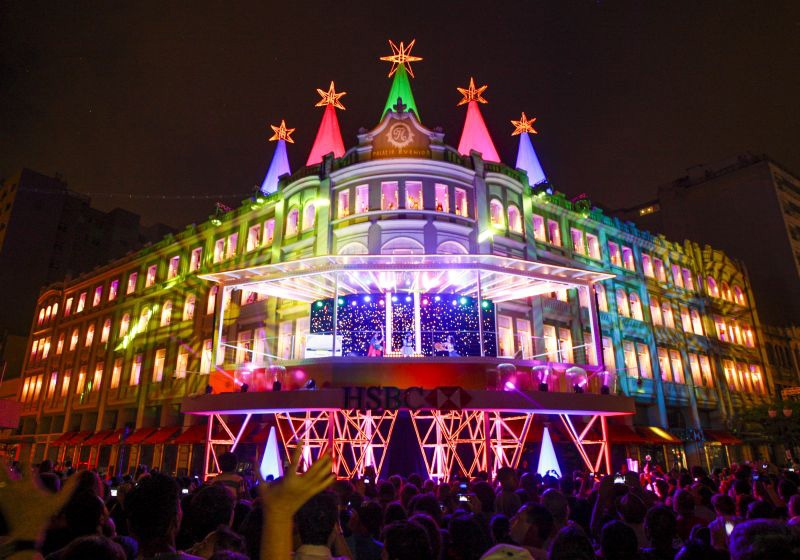 Bonito e concorrido: R$ 40 por um camarote improvisado | Hugo Harada/Gazeta do Povo