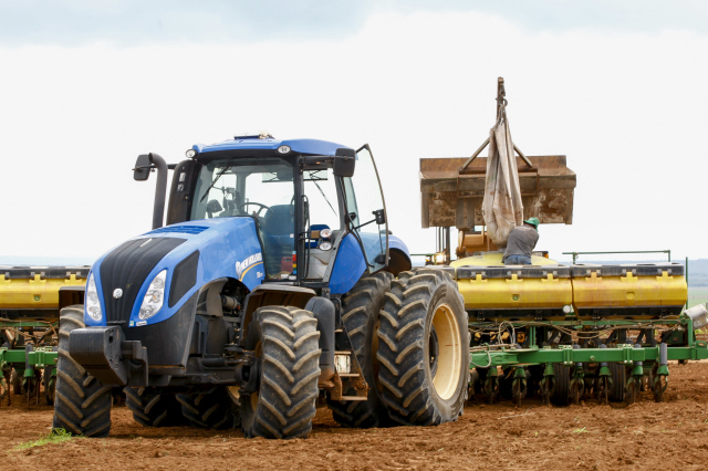 Entrega de tratores cresceu 16% no ano passado - 65 mil unidades vendidas. | Hugo Harada / Gazeta Do Povo