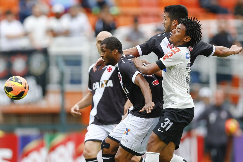 Jogo truncado e sem muitas emoções entre Corinthians e Vasco acabou 0 a 0 no Pacaembu | Piervi Fonseca / Agif / Folhapress