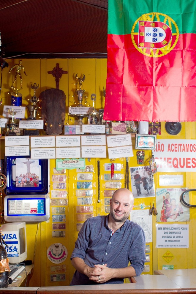Bardocelar: Em 2004, Leandro e Cléber , dois irmãos apaixonados por MPB, frequentadores do Ponto Final e que tinham participado de uma peça de teatro interativa chamada Bar Doce Lar (lançada em 2001) resolveram 