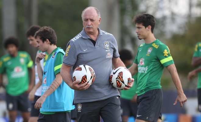 Scolari admite ter apenas três dúvidas para fechar o grupo | Mowa Press/Divulgação