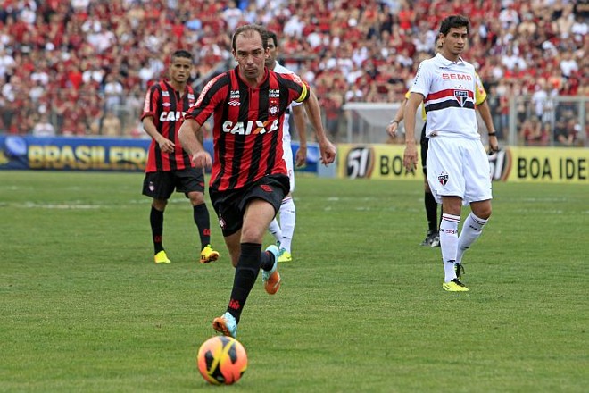 Não foi diante do São Paulo que Paulo Baier chegou ao centésimo gol na era por pontos corridos | 