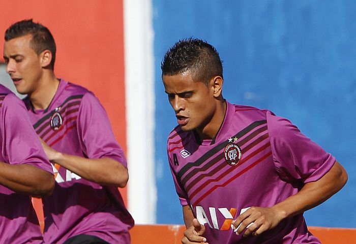 Atlético quer acertar nesta semana a permanência de Everton | Daniel Castellano / Gazeta do Povo