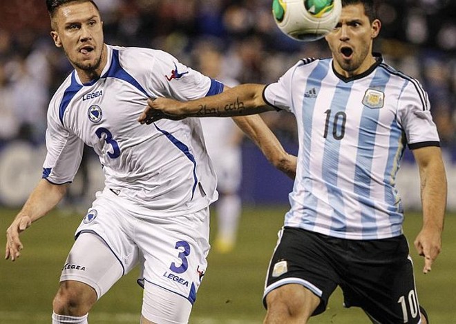 Sem Messi, Argentina venceu a Bósnia com dois gols de Agüero | SARAH CONARD / EFE