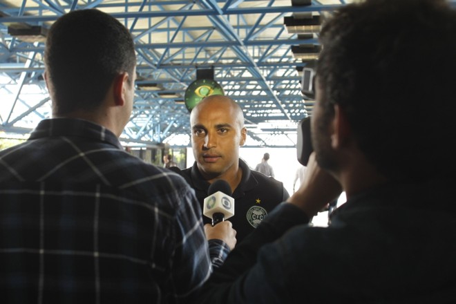 Por opção e respeito a Julio César, Deivid começa no banco hoje contra o Vasco | Marcelo Andrade/Gazeta do Povo