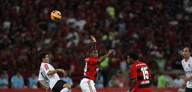Primeiro tempo foi bastante truncado no Maracanã | 