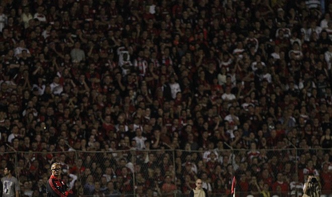 Torcida ocupou todos os espaços também das Sociais da Vila Capanema | 