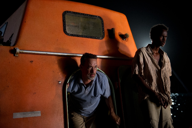 A excelente interpretação de Tom Hanks no papel-título é despojada e contida | Divulgação