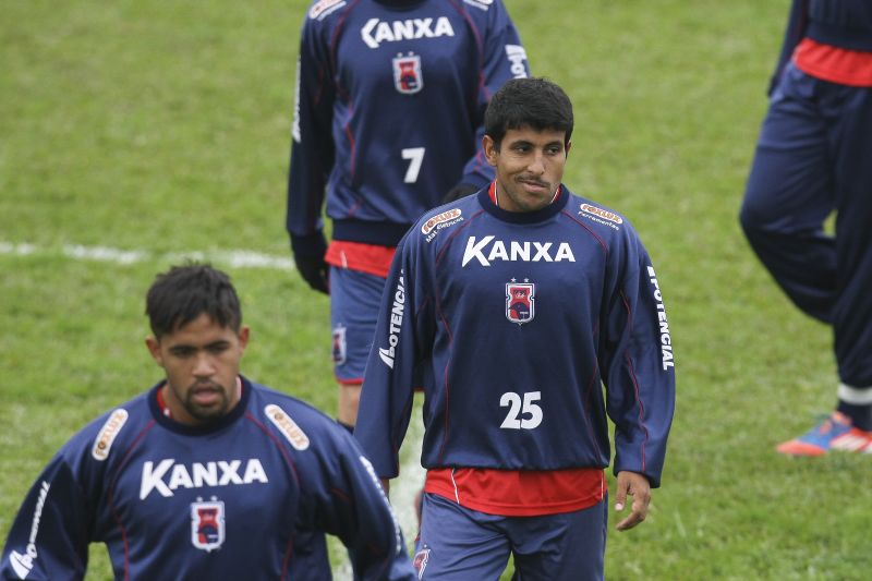 Paulinho Oliveira será o companheiro de ataque de JJ Morales contra o Boa | André Rodrigues / Gazeta do Povo