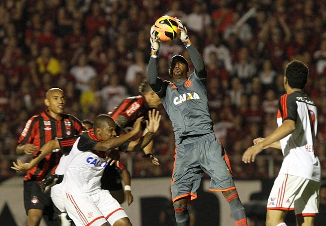 Felipe faz defesa no alto: goleiro do Flamengo teve boa atuação | 