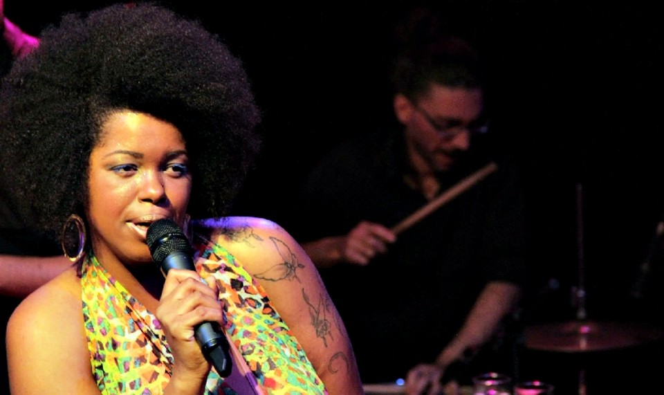 Janina Mathias: samba e rap em perfeita simbiose | Anila Costa/ Divulgação