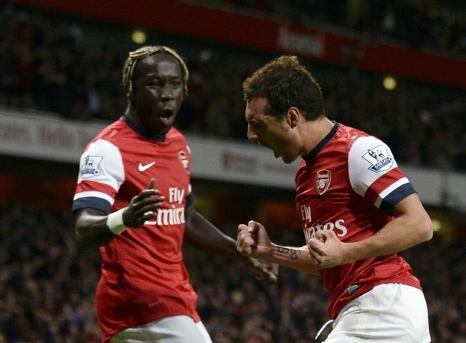 Santi Cazorla comemora após abrir o placar com cruzamento de Bacary Sagna | Dylan Martinez/Reuters