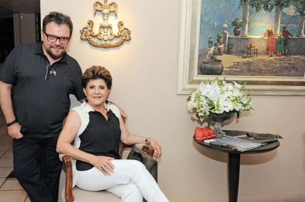 Dentre os inúmeros amigos que foram prestigiar a abertura da exposição de Celso Coppio, nesta quinta-feira, estava a empresária Norma Camargo. O vernissage, patrocinado pelo Grupo Thá, reuniu mais de 200 convidados, apesar dos muitos eventos realizados no mesmo horário | Gerson Lima