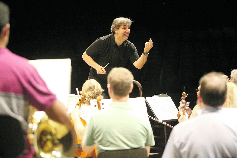 Raiskin, em ensaio com a OSP: honestidade e trabalho duro | Aniele Nascimento/Gazeta do Povo