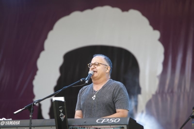 O cantor iniciou o show com músicas se seu último álbum, vencedor do Prêmio Multishow | Daniel Castellano/Gazeta do Povo