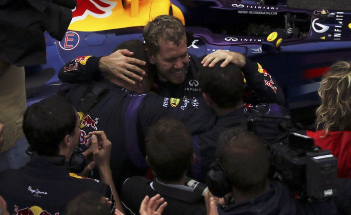 Vettel comemora a vitória em Interlagos, a nona seguida em 2013 | Nacho Doce/Reuters