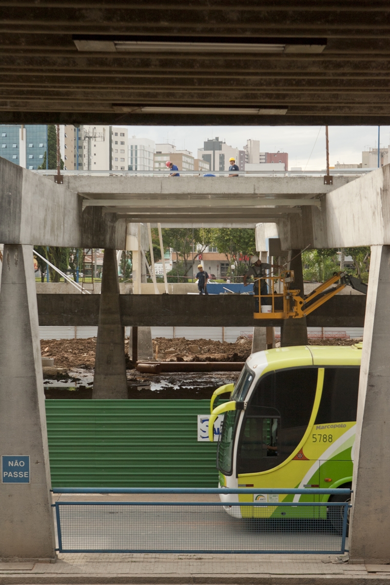 Novo trajeto demanda mais tempo dos passageiros | Marcelo Andrade/Gazeta do Povo