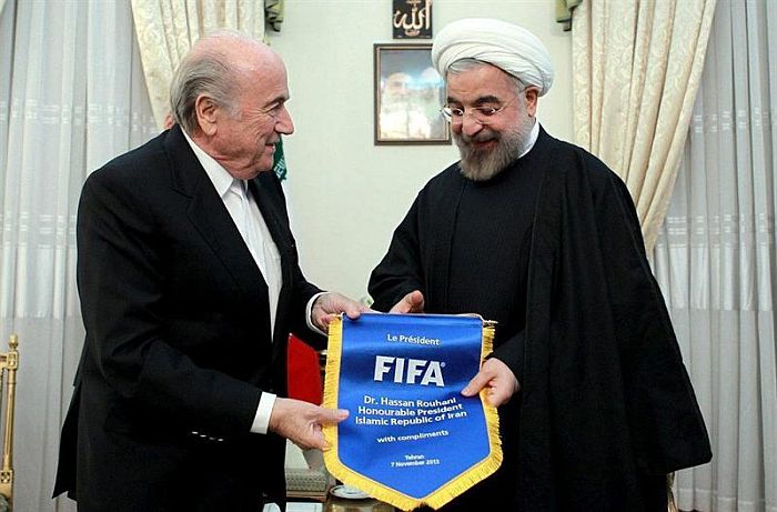 Joseph Blatter com o presidente do Irã, HAssan Rohani: Fifa quer mulheres nas arquibancadas do país asiático | EFE