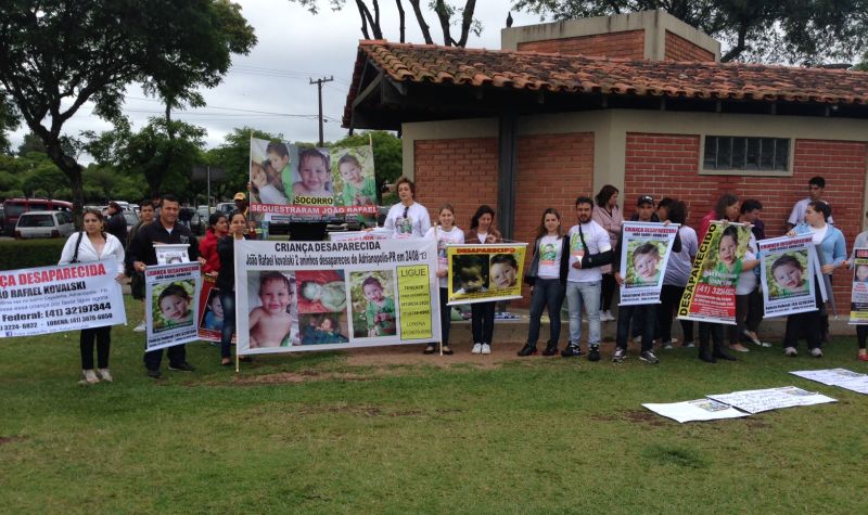 Ato reuniu parentes e amigos da família do menino João Rafael Kovalski | Lucas Gabriel Marins, especial para Gazeta do Povo