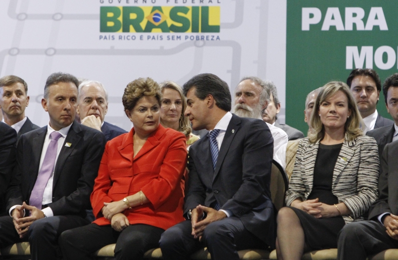 Dilma e Richa no dia 29, em Curitiba: governador se encontrará com a presidente na terça; empréstimos devem entrar na pauta | Daniel Castellano/ Gazeta do Povo