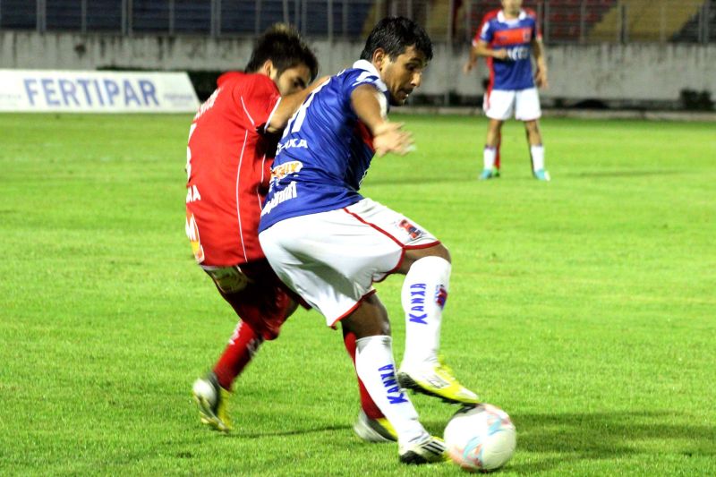 Paulinho Oliveira foi o autor do primeiro gol na derrota do Paraná por 3 a 2 para o Boa | Pakito Varginha / Futura Press / Folhapress