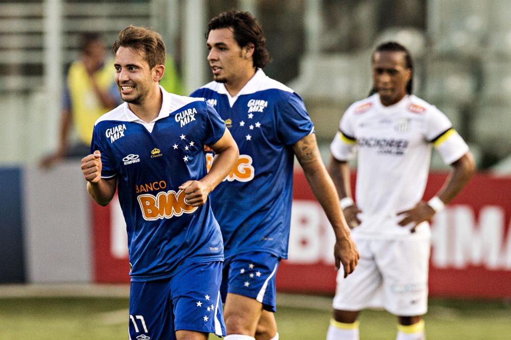 Everton Ribeiro marcou o gol que garantiu a vitória do Cruzeiro | Eduardo Knapp/Folhapress