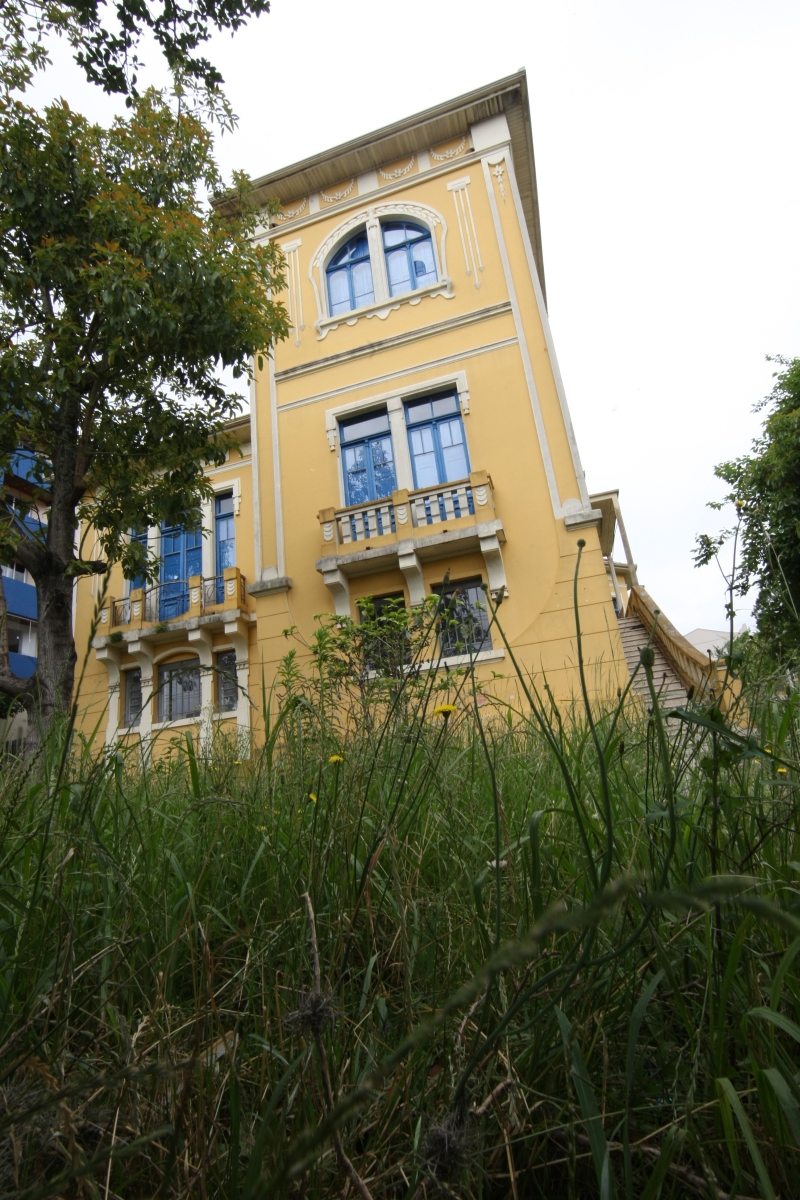 Expectativa é que ocasarão da UPE seja reformado até setembro do ano que vem, quando deve voltar a ser utilizado de forma compartilhada pela prefeitura e estudantes | Aniele Nascimento/ Gazeta do Povo