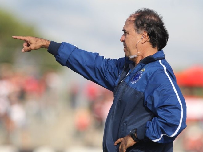 De contrato renovado, o técnico Marcelo Oliveira quer a manutenção da base cruzeirense para 2014 | Daniel Castellano / Gazeta do Povo