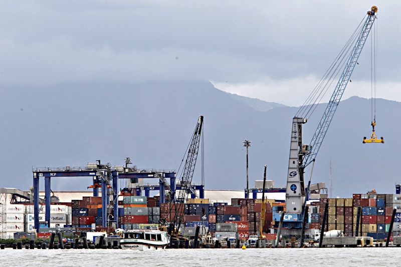 Porto de Paranaguá: novo terminal de contêineres foi retirado de programa do governo | Albari Rosa/ Gazeta do Povo