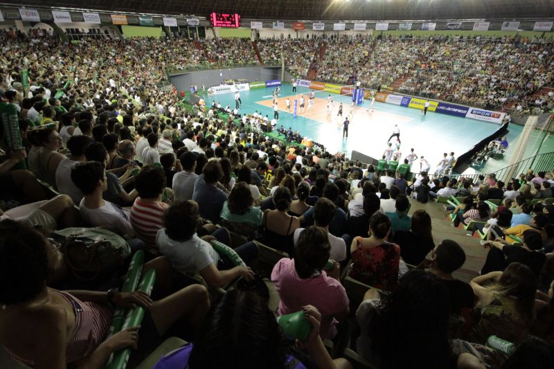 Ginásio Chico Neto recebe em média 4,4 mil pessoas por jogo do Moda Maringá | Ivan Amorin / Gazeta do Povo