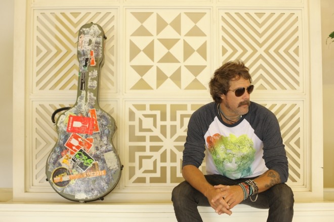 O californiano Frankenreiter estreia no festival com sua vibração praiana |