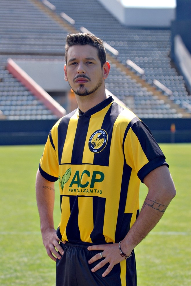 João Vicente de Castro é o zagueiro Liosvaldo em A Mulher do Prefeito | 