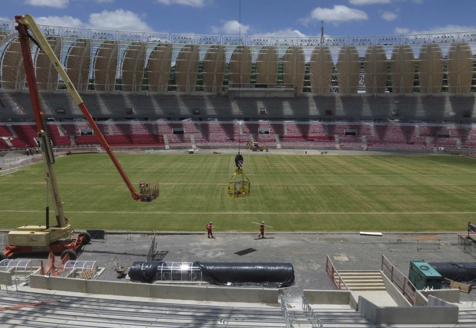 Beira-Rio durante obras no meio de dezembro: Inter afirma que estádio está apto para jogos | Gary Hershorn / Reuters