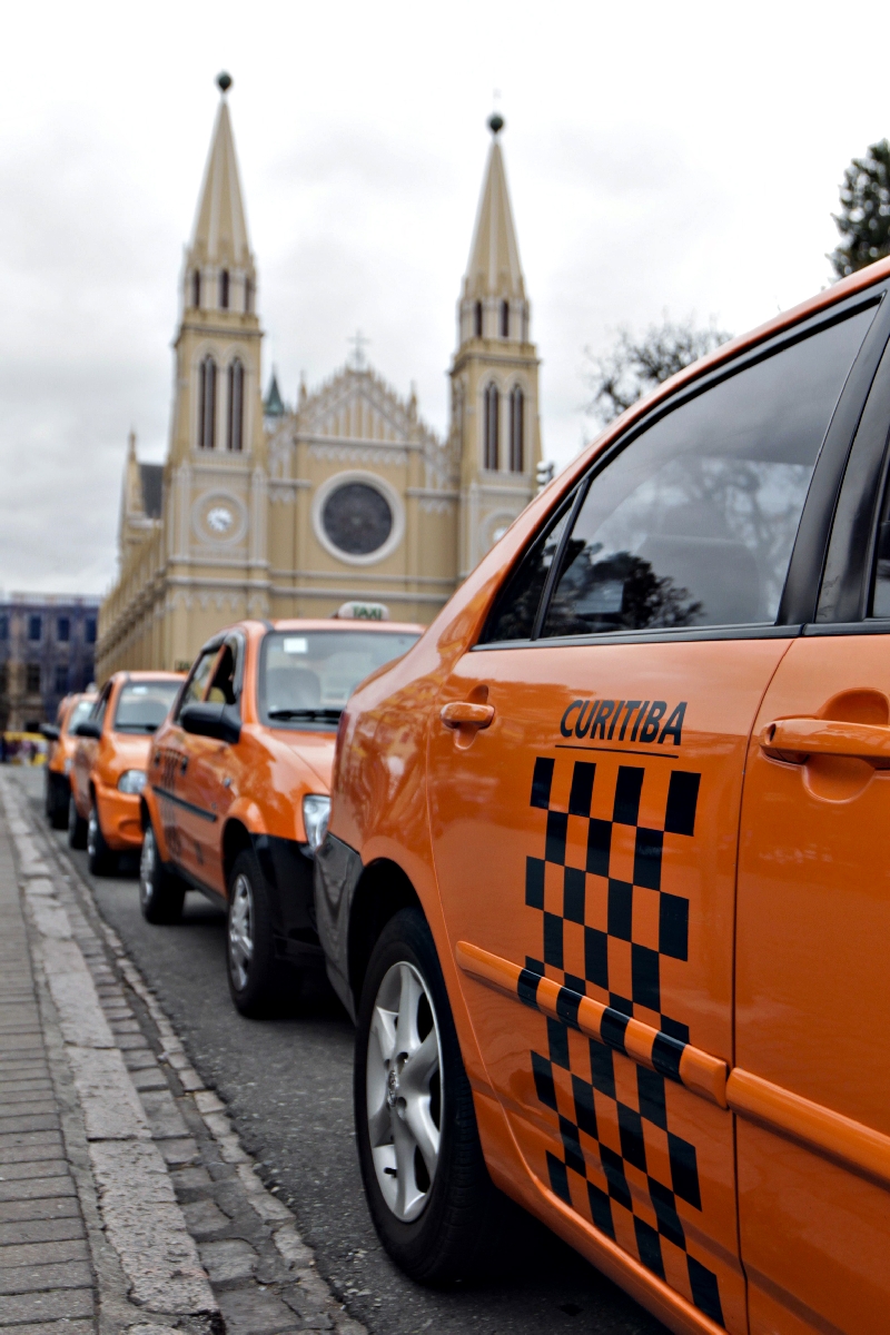 Bandeirada inicial vai ficar 15% mais cara | Daniel Castellano/ Gazeta do Povo