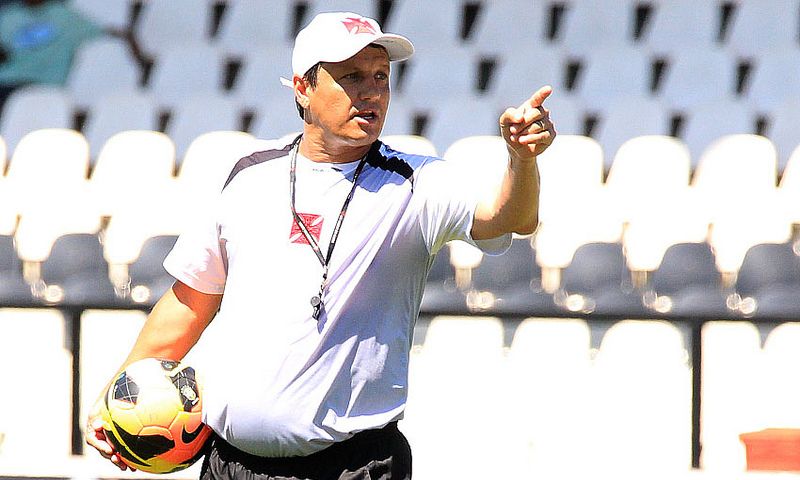 Vasco, de Adilson Batista, precisa da vitória contra o rebaixado Náutico para evitar queda | Marcelo Sadio / vasco.com.br