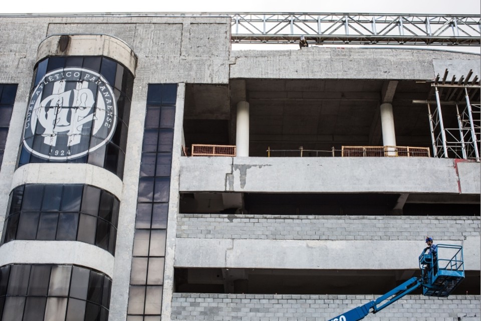 Arena em obras para a Copa: patrimônio da Funcap | Brunno Covello/ Gazeta do Povo