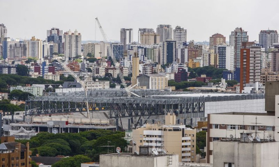 Entorno da Arena entra na conta dos extras que terão de ser bancados por Curitiba para a Copa do Mundo de 2014 | Daniel Castellano / Gazeta do Povo