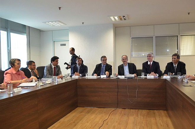 Reunião em Brasília reuniu ministérios da Justiça e Esporte, STJD, MP e poder judiciário para discutir a violência no futebol | Elza Fiuza / Agência Brasil