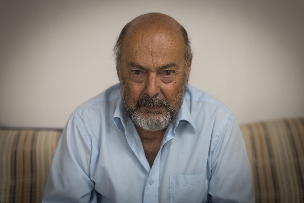 O advogado sindical Alcidino Pereira foi preso nas primeiras horas do golpe militar em 1964 e levado para o navio-presídio Raul Soares. Solto meses depois, decidiu fugir do país. Passou 14 anos no exílio até ser anistiado em 1979 | Henry Milléo/Gazeta do Povo